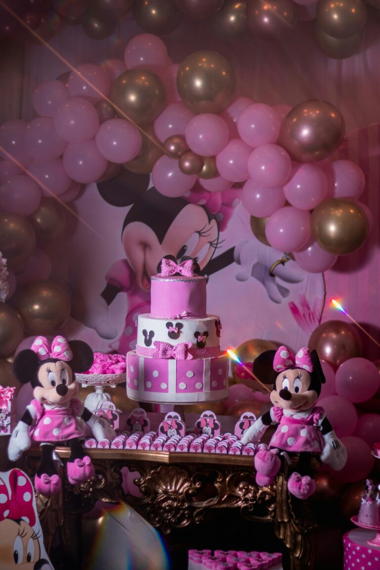 Inicio 6 Decoración con globos y Minnie Mouse