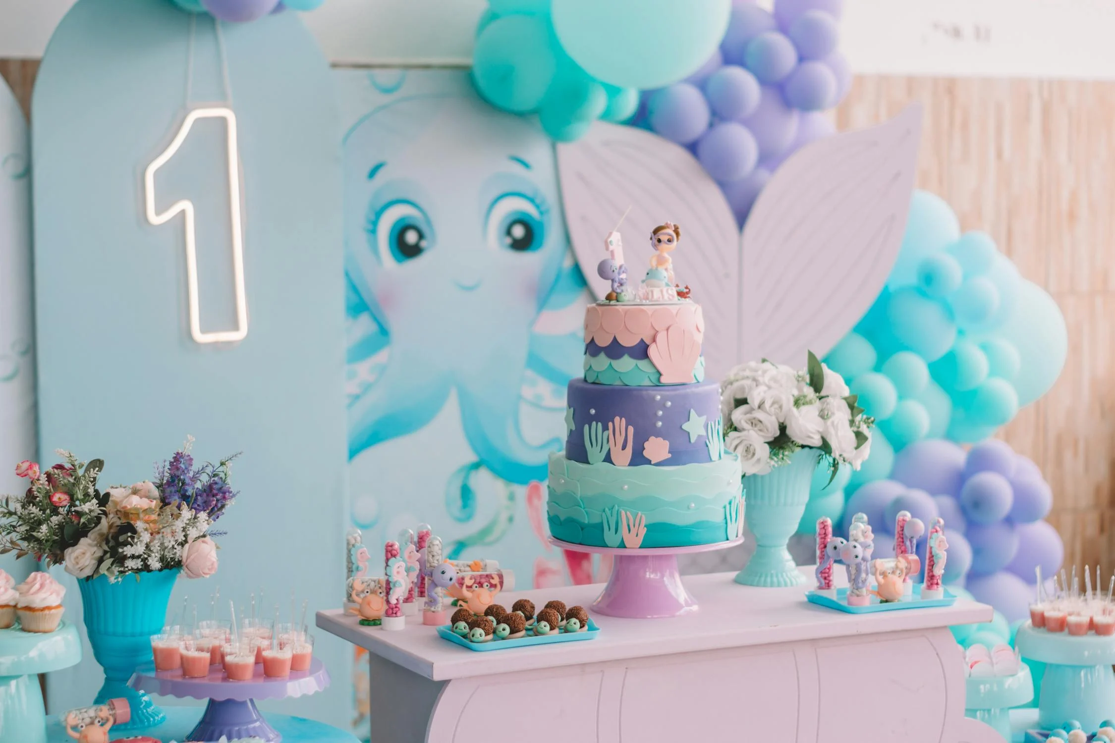 Decoración azul y pastel
